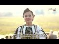 красива дівчина співає в природі красива дівчина співає в природі