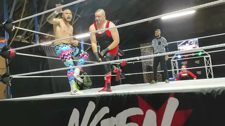 Lil' Dicks vs Turbo con Roxy Gray