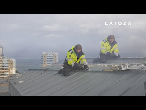 Video: Naujo Johanesburgo Universiteto Pastato Fasadas Pagamintas Iš Titano-cinko RHEINZINK-prePATINA Blaugrau, Naudojant Kampinių Siūlių Techniką