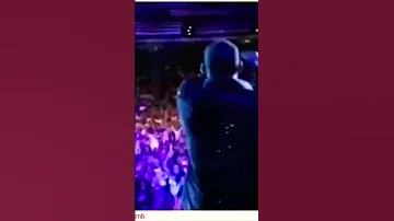 R. Kelly When a Woman’s Fed up crowd reaction #live #rkelly #reaction