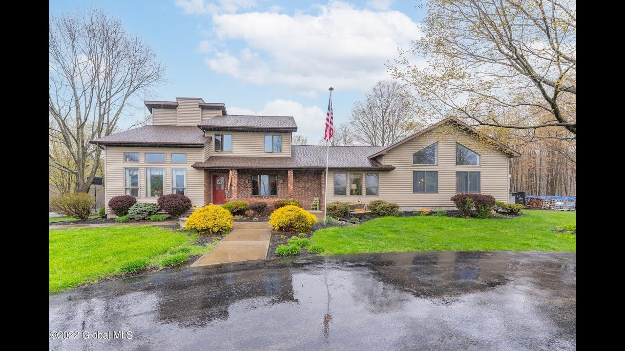 758 Willow Run Duanesburg NY 12065 ~  3 Bd, 3 Ba Custom Contemporary Home