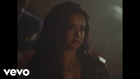 Becky G - BAILÉ CON MI EX (Official Video)