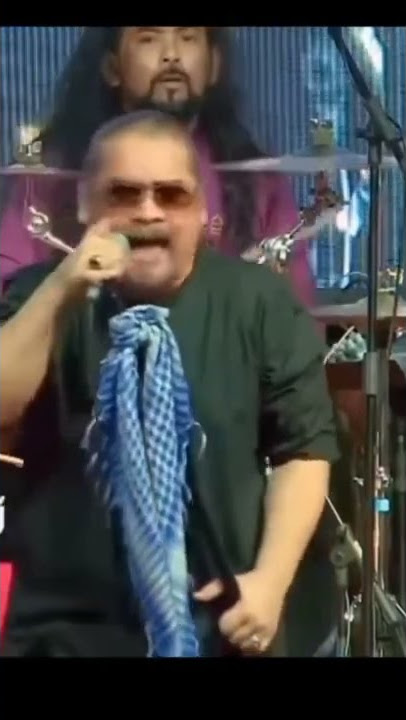 MENTARI MERAH DI UFUK TIMUR - DATUK AWIE