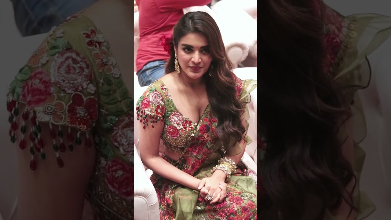 😍 Nidhi agarwal 🤩 press meet #trending #love #musictrends #music #saree #trendingreels#trendingmusic