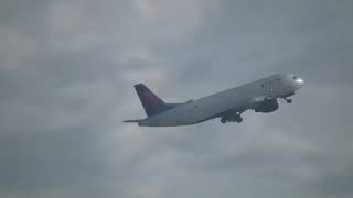 亞特蘭大哈茨菲爾德-傑克遜機場起降 Takeoffs & Landings at Atlanta Hartsfield-Jackson Airport (ATL/KATL)