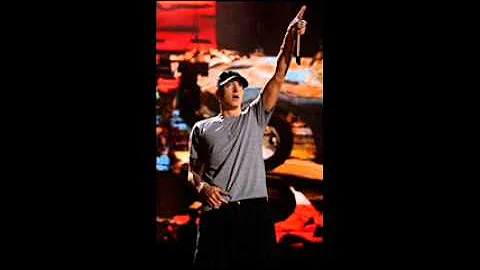 Eminem - No Love (Feat Lil Wayne)  "Recovery"