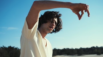 A Whirlwind of a Single Grain - 6K Panasonic S1 + Zeiss 35mm F2