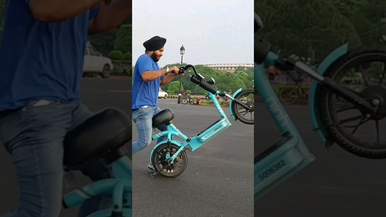 Yulu Stunt🔥| Yulu wheelie🔥| Yulu on India Gate|  Yulu Bike 