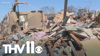 At least 33 dead after tornadoes hit U.S.