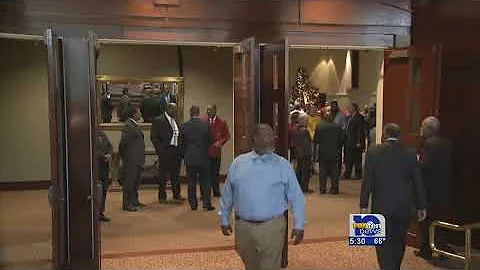 Hundreds gather to celebrate Daphne Mayor Bailey Y...