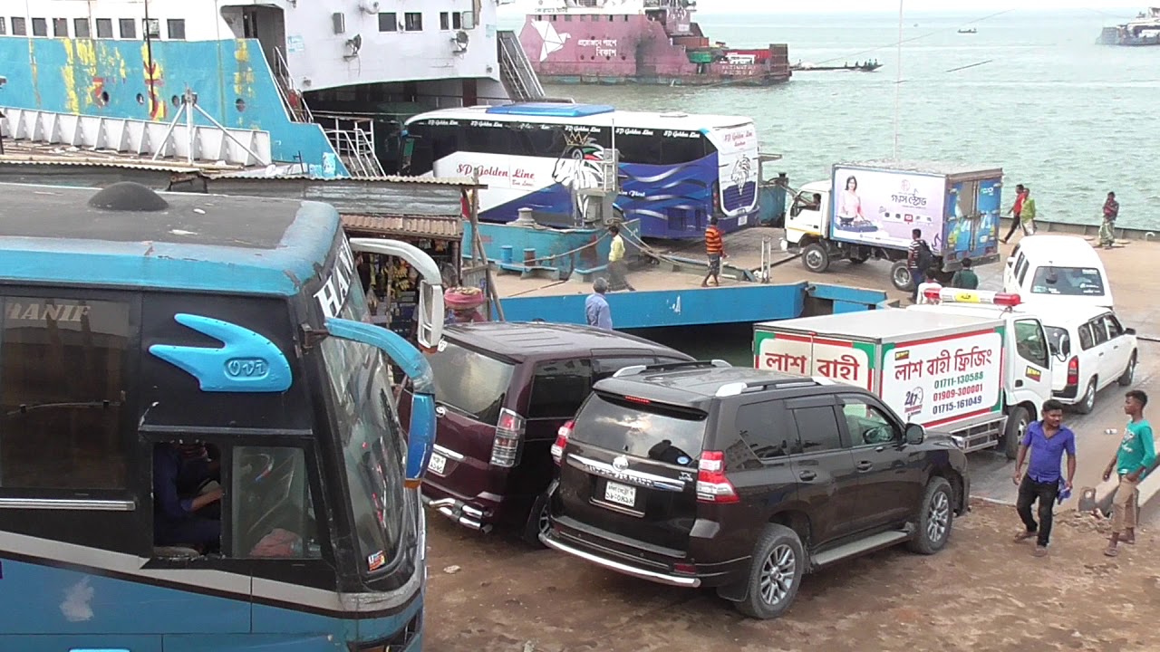 Exclusive Transport Loading Competition At Daulatdia Ferry Ghat | ফেরীতে কার আগে কে যাবে | BIWTC