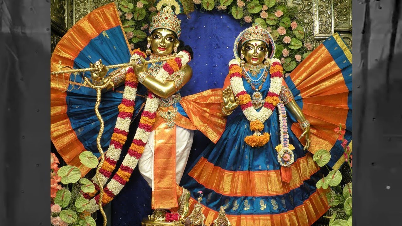      Sweet Morning Radha Krishna Aarti