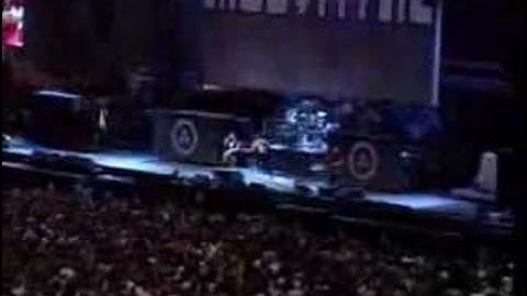 Mudvayne Not Falling live 2003