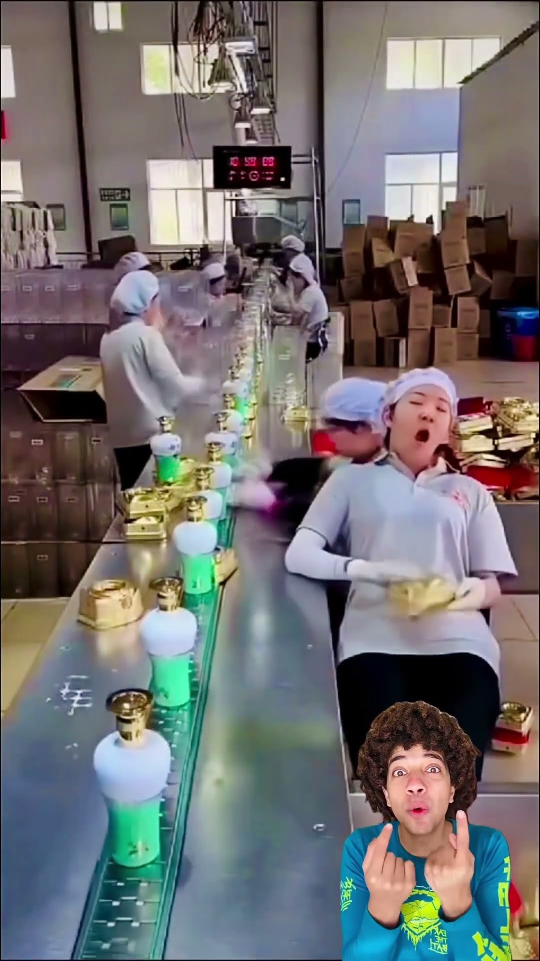 نايمه فى الشغل ?