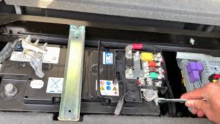 How to change the battery on my Maserati Granturismo S