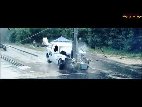Mercedes Benz C280: Frontal collision against pile at 50 km/h