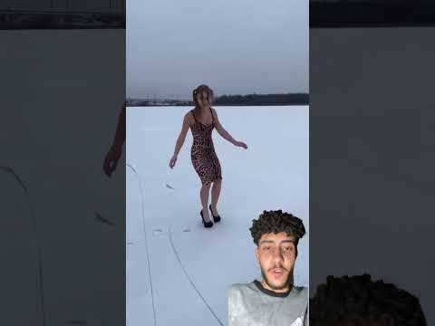 ملكه الثلج اغرب بنت