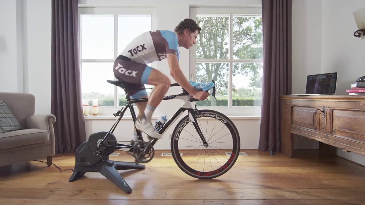 Tacx FLUX Smart fietstrainer T2900 - YouTube