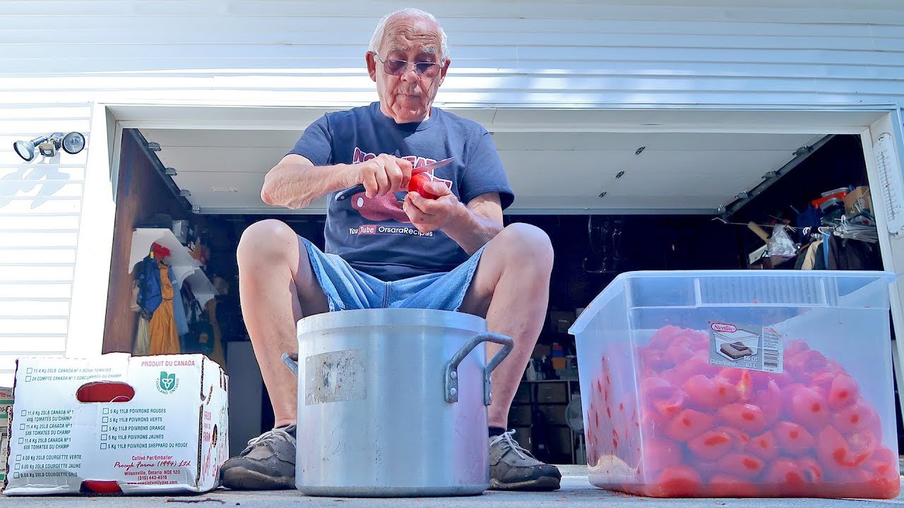 Traditional Homemade Tomato Sauce made by Pasquale Sciarappa | OrsaraRecipes