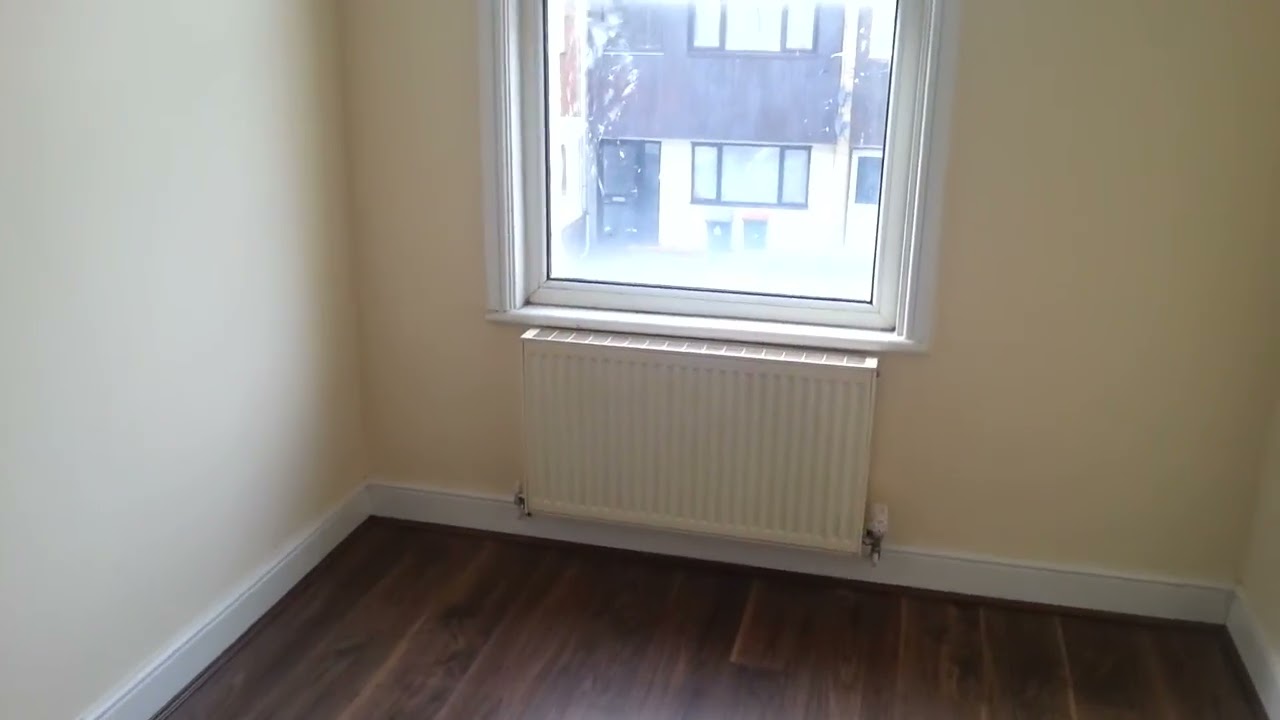 Jumping Ant presents: Room to rent in Manor Park