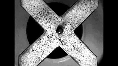 High speed video of a snapping bistable laminate - chaotic response