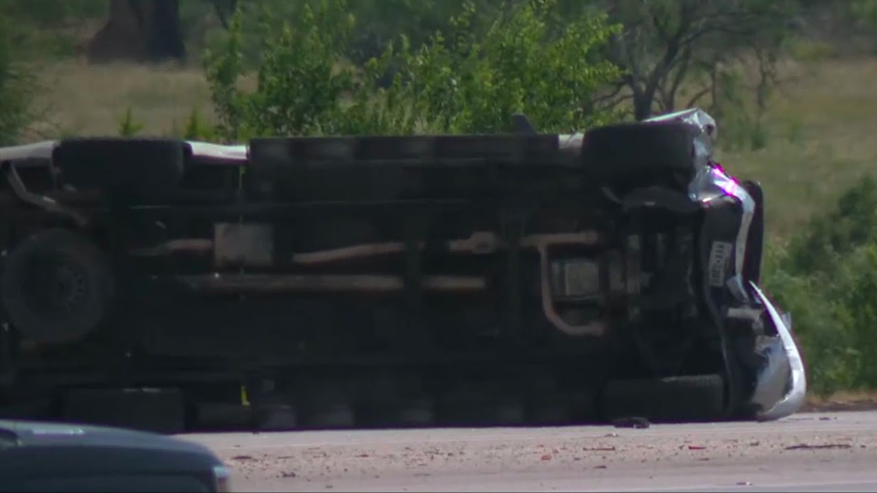 2 killed in rollover crash on SE Loop 410 on South Side - YouTube