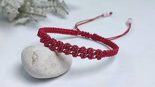 DIY Square Knot Macrame Bracelet With Horizontal S Pattern in the Center
