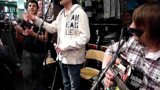2/16/10 - Just Left "Memmi" at Hot Topic