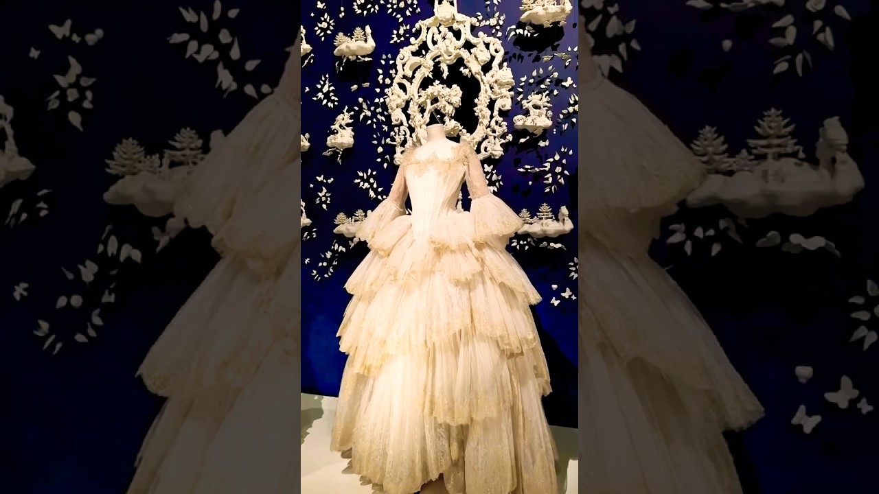 Marie Antoinette Style 👑 | V&A Museum London Exhibition 