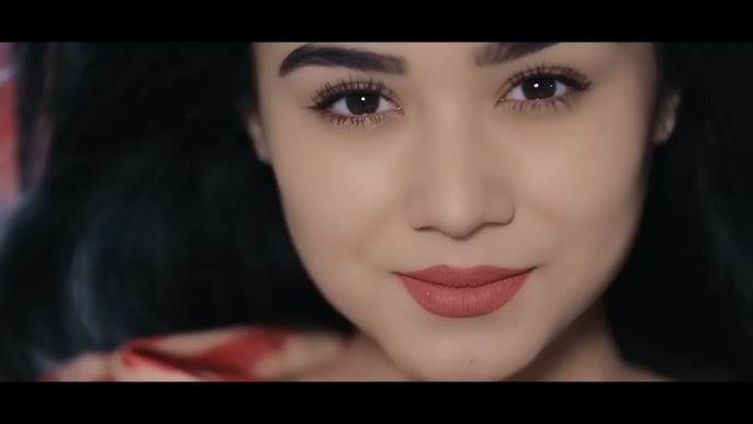 Xochli tikilgan lilak atirgullar Xochli tikilgan lilak atirgullar