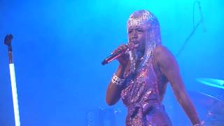 Kelis - Milkshake (sampling Holiday from Madonna - Jul 23 10)