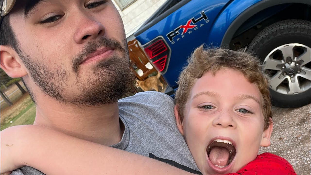 Helping my buddy move furniture - YouTube