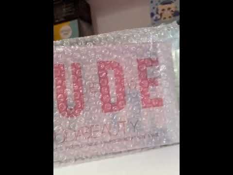 باليت هدى بيوتي الاصلي تجنن الالوان روعه جربوها مكياج ماركه شدو باليت هدى بيوتي فوريفر مناكير