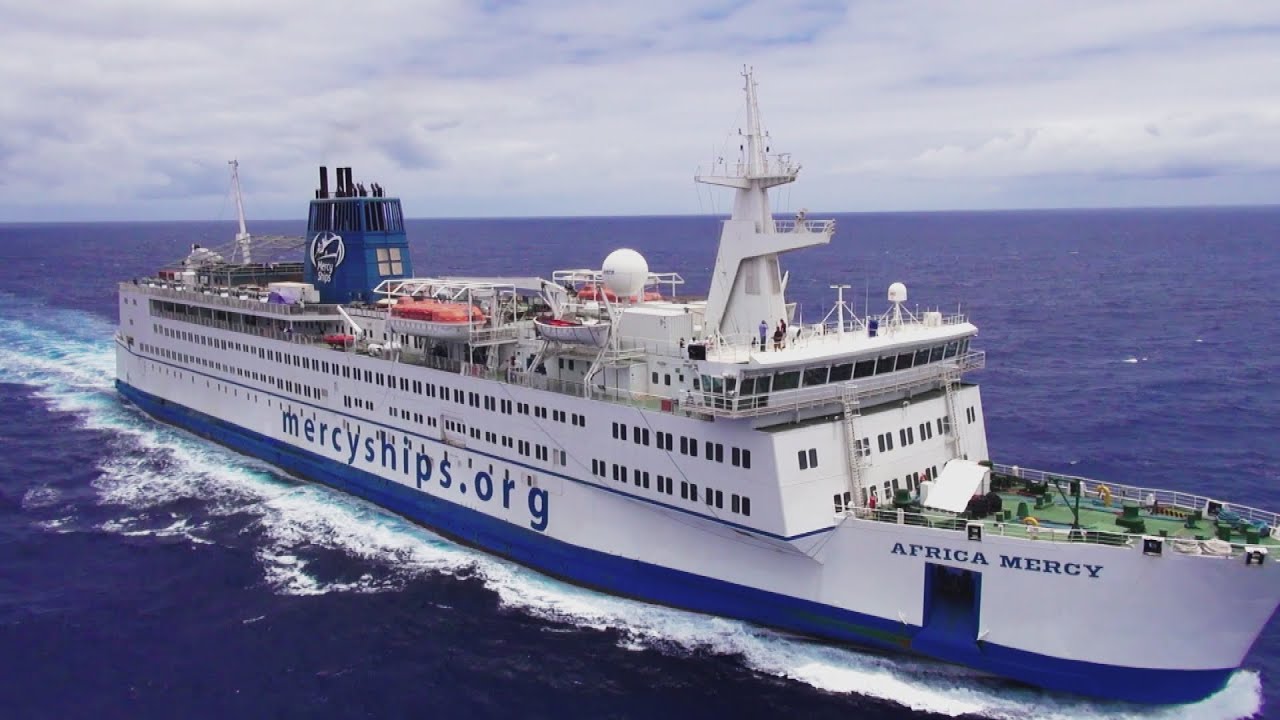 Dansk færge er forvandlet til kæmpe hospitalsskib - Hospitalsskibet: Storebæltsfærgens nye mission