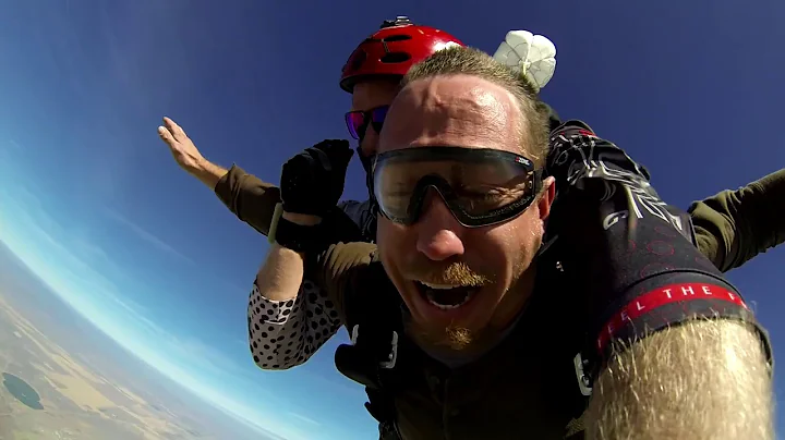Tyler Menzel's Tandem skydive!