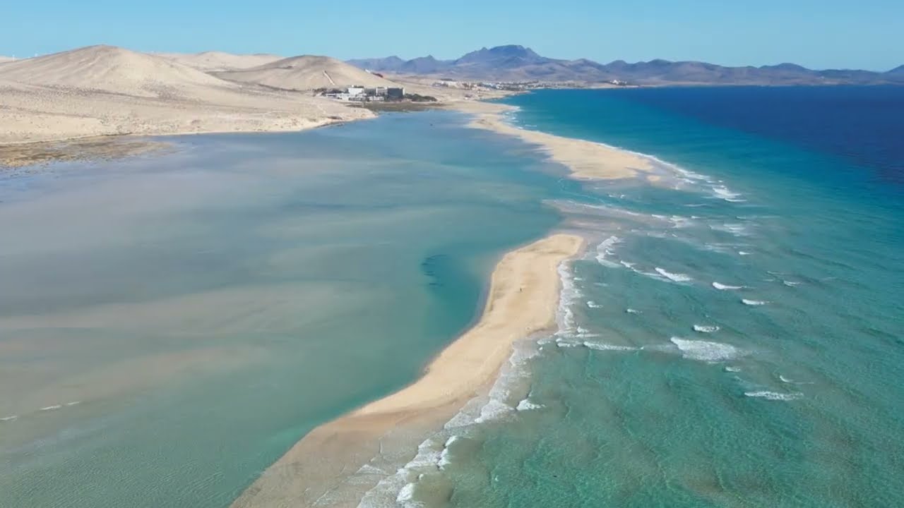 FUERTEVENTURA – Rajskie plaże, turkusowa woda i podróż po wyspie | Ariadna Travel