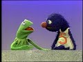 Classic Sesame Street - Kermit and Grover on the Number 5
