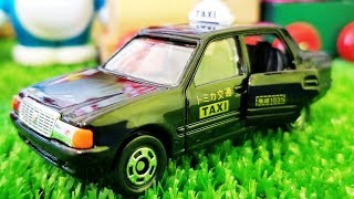 トミカ No051 トヨタ クラウン コンフォート タクシー はたらくくるま 作業車 おもちゃ くるま