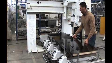 Bacci - 5 axes CNC machines - SHARP L Doors processing