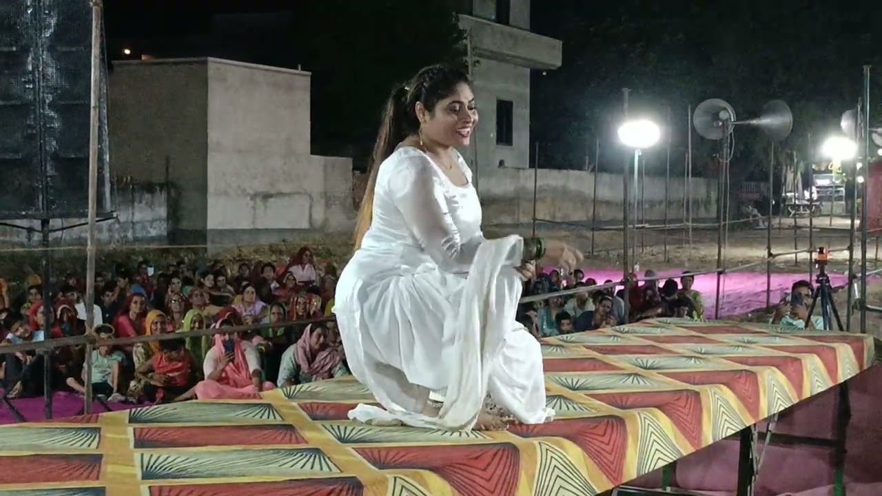 मीठी मीठी बोले बैरण  -Mithi Mithi Bole Bairan  // Priya Rewari// Latest Hariyanvi Dance 2025