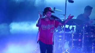 Bruno Mars - Versace on The Floor - Live in Chile 2017