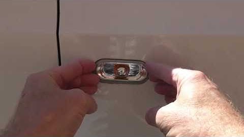 2012. Seat Ibiza. 1.4se. How I changed the turn signal, indicator side repeater bulb on my car.
