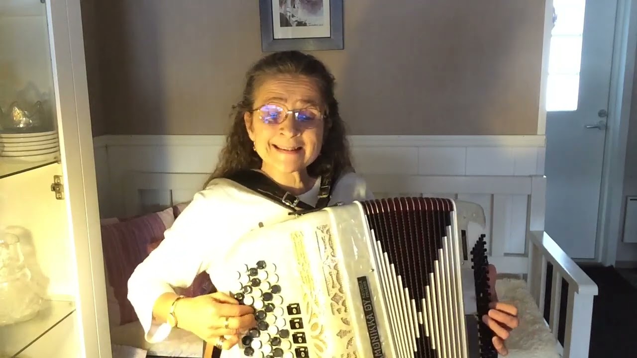 Vuokko - Käymme Yhdessä Ain & Laulu