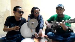 Download lagu Tiga berandal kacau balau.!