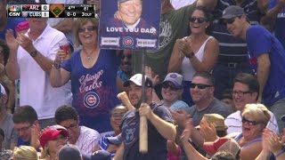 ARI@CHC: Fan catches Russell's bat in the stands