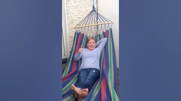 Loretta Wynn does the Ice Bucket Challenge