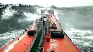 Ships CAUGHT in MASSIVE Storms by Licet Studios 2,998,604 views 4 months ago 12 minutes, 25 seconds