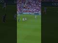 مروغات بيدري افضل لاعب وسط في العالم
