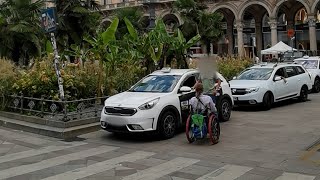 Milano: Stazione Centrale e Duomo, niente taxi per disabili