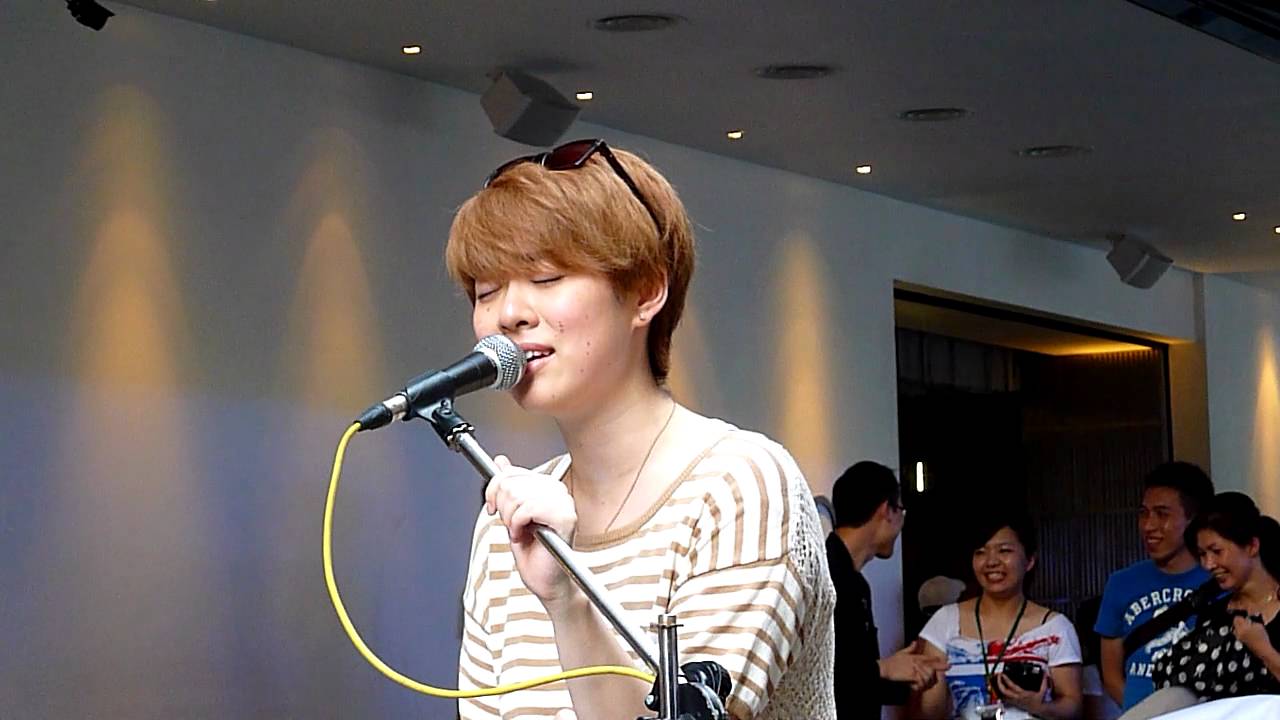 Yoyo Sham 岑寧兒 x 《穿涼鞋巡迴》- 黑洞裡